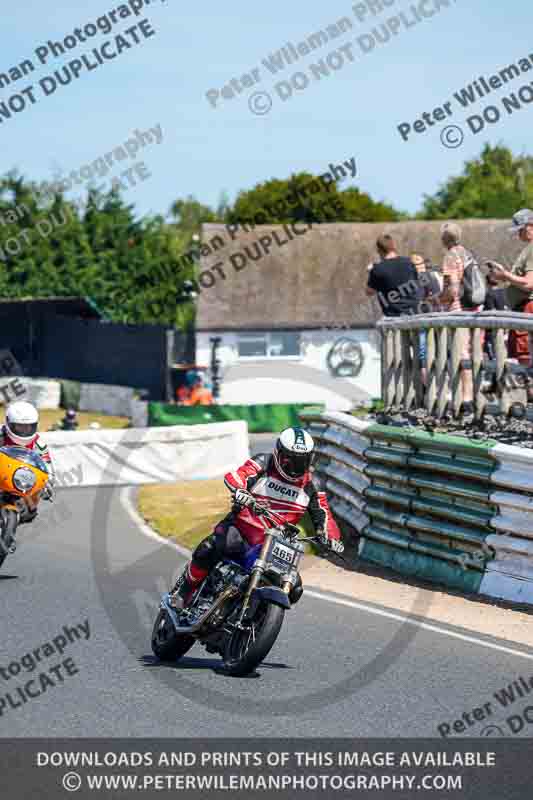 Vintage motorcycle club;eventdigitalimages;mallory park;mallory park trackday photographs;no limits trackdays;peter wileman photography;trackday digital images;trackday photos;vmcc festival 1000 bikes photographs